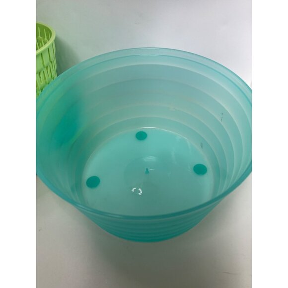 Tupperware Salad Spinner With Lid & Basket Green/Turquoise Plastic - Picture 7 of 9